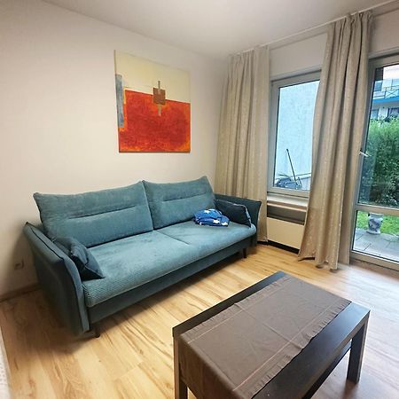 Messe Flughafen Nah Mit Waschmaschine Apartment Dusseldorf Luaran gambar