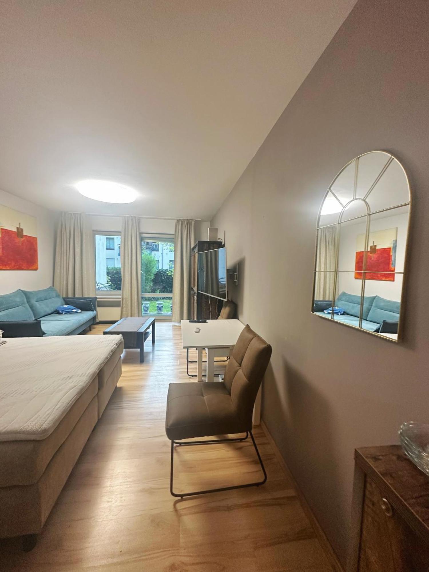 Messe Flughafen Nah Mit Waschmaschine Apartment Dusseldorf Luaran gambar